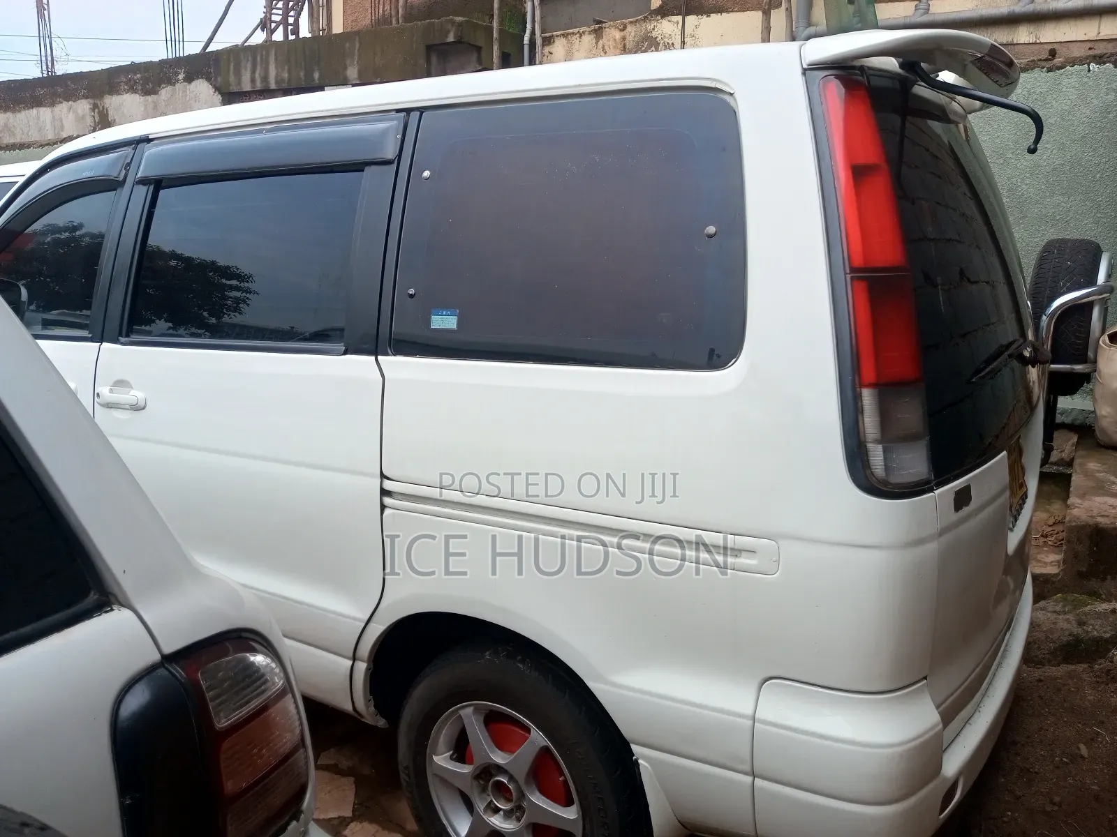Toyota Noah 2002 White