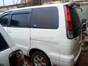 Toyota Noah 2002 White