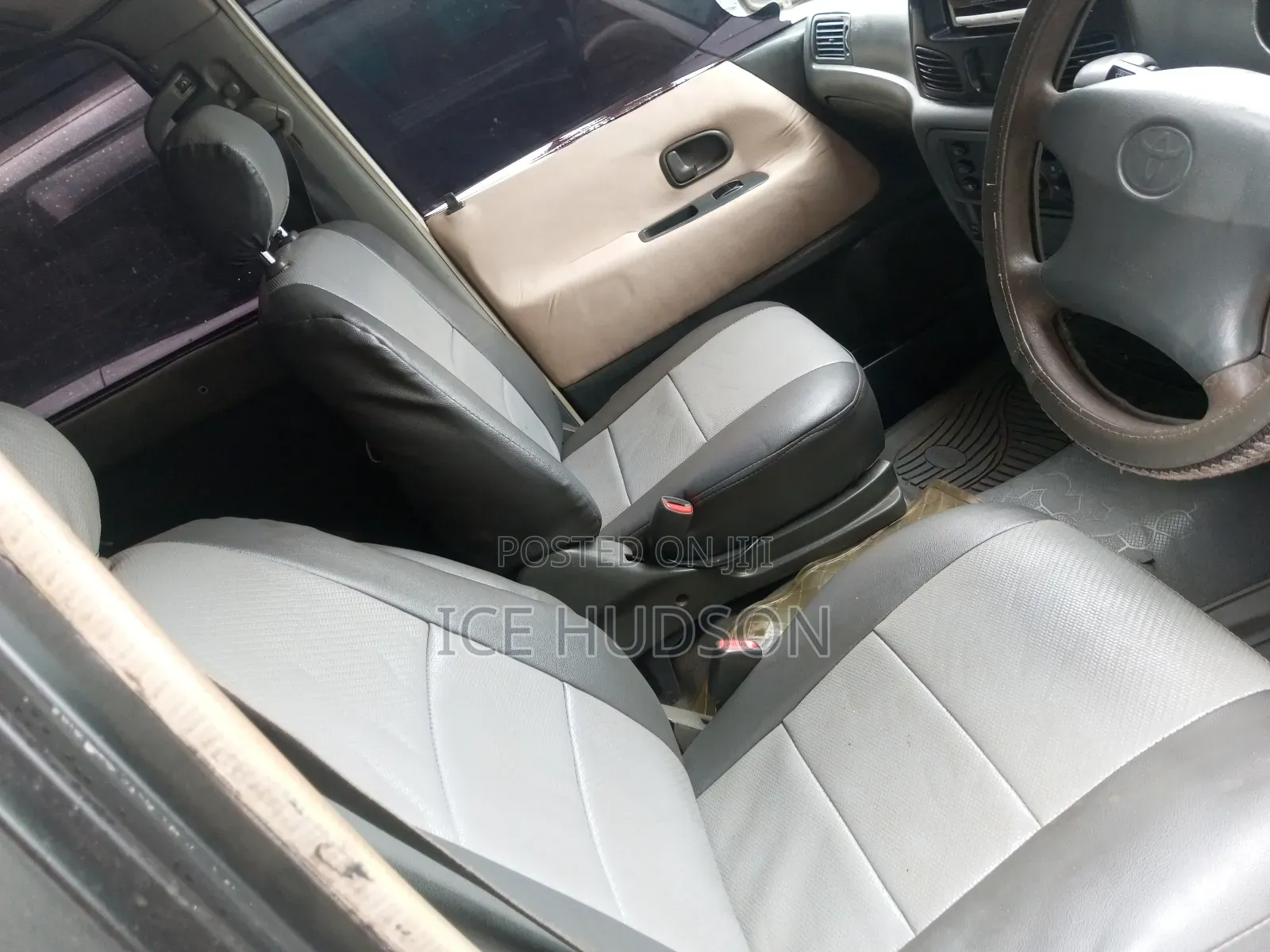 Toyota Noah 2002 White