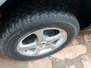 Toyota RAV4 Automatic 2000 White