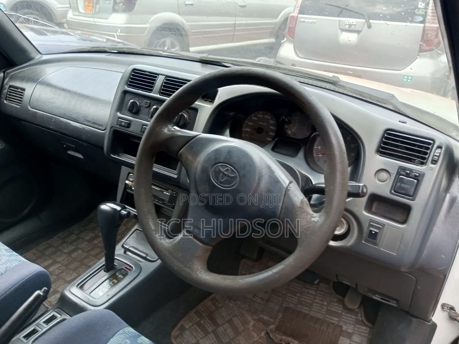 Toyota RAV4 Automatic 2000 White