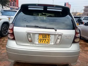 Toyota Nadia 2002 Silver