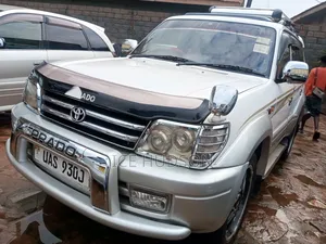 Toyota Land Cruiser Prado 2002 White