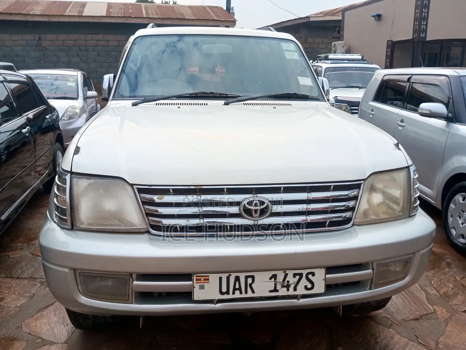 Toyota Land Cruiser Prado 2000 White