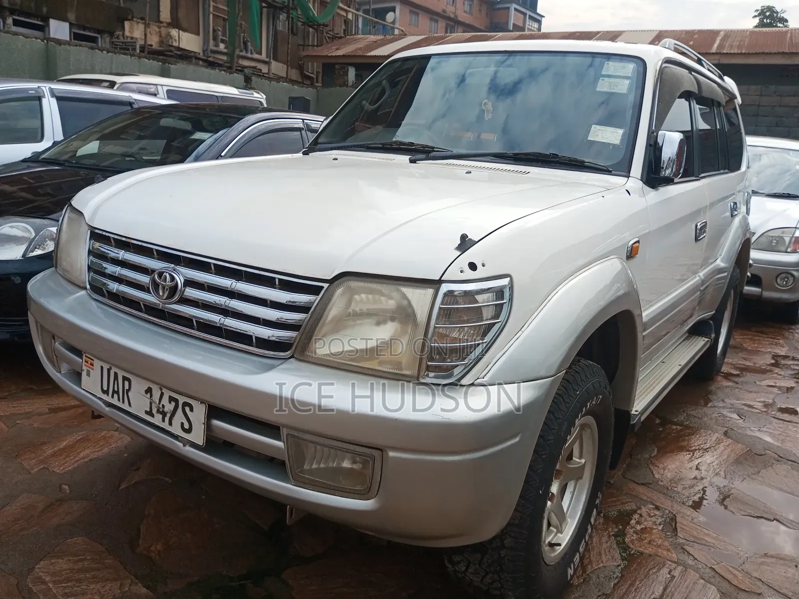 Toyota Land Cruiser Prado 2000 White