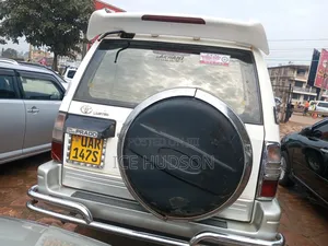 Toyota Land Cruiser Prado 2000 White