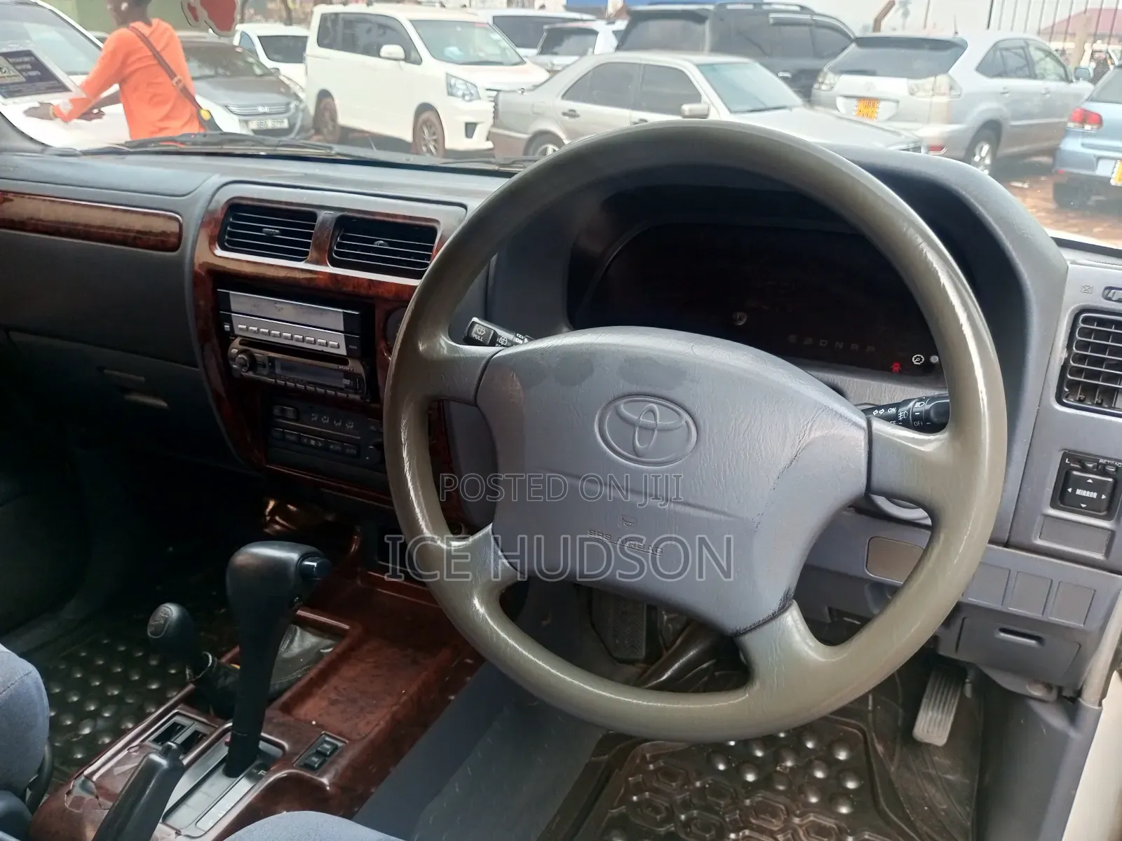 Toyota Land Cruiser Prado 2000 White