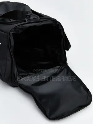 The Men's Duffel, Designed for Life on the Go