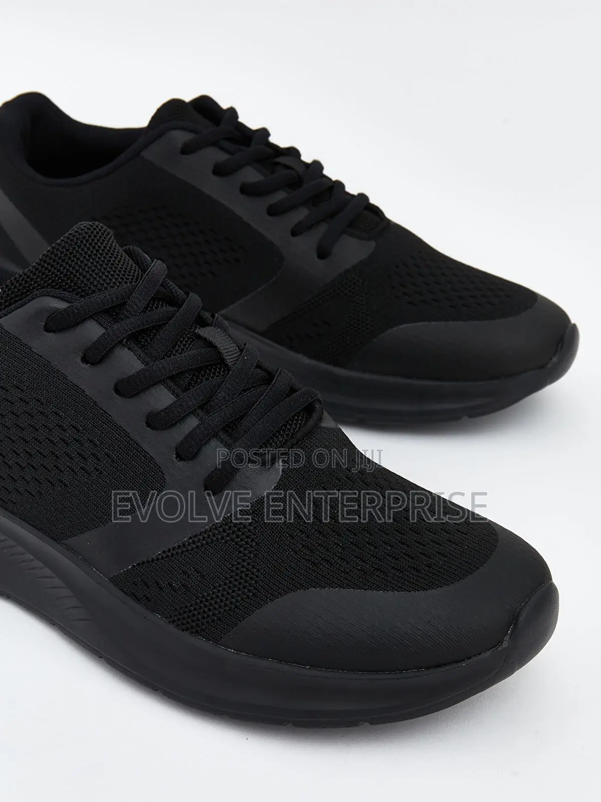 Lace-Up Women's Sneakers With Mesh Detail
