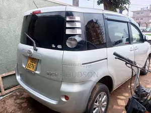 Toyota Sienta 2007 Silver