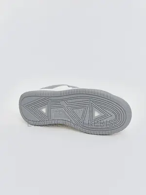 Lace-Up Men's Sneakers Grey and White