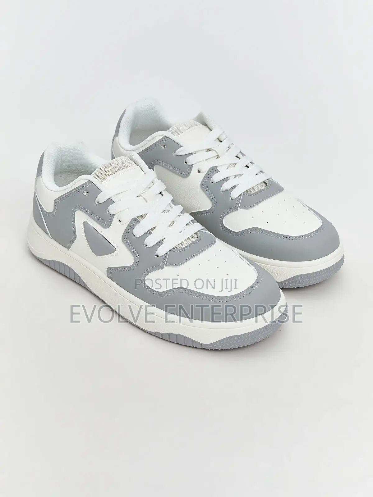 Lace-Up Men's Sneakers Grey and White