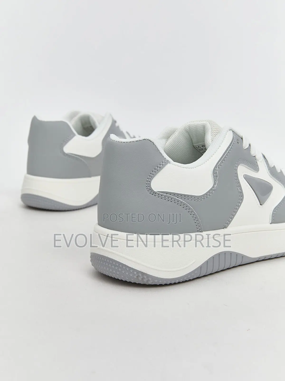 Lace-Up Men's Sneakers Grey and White
