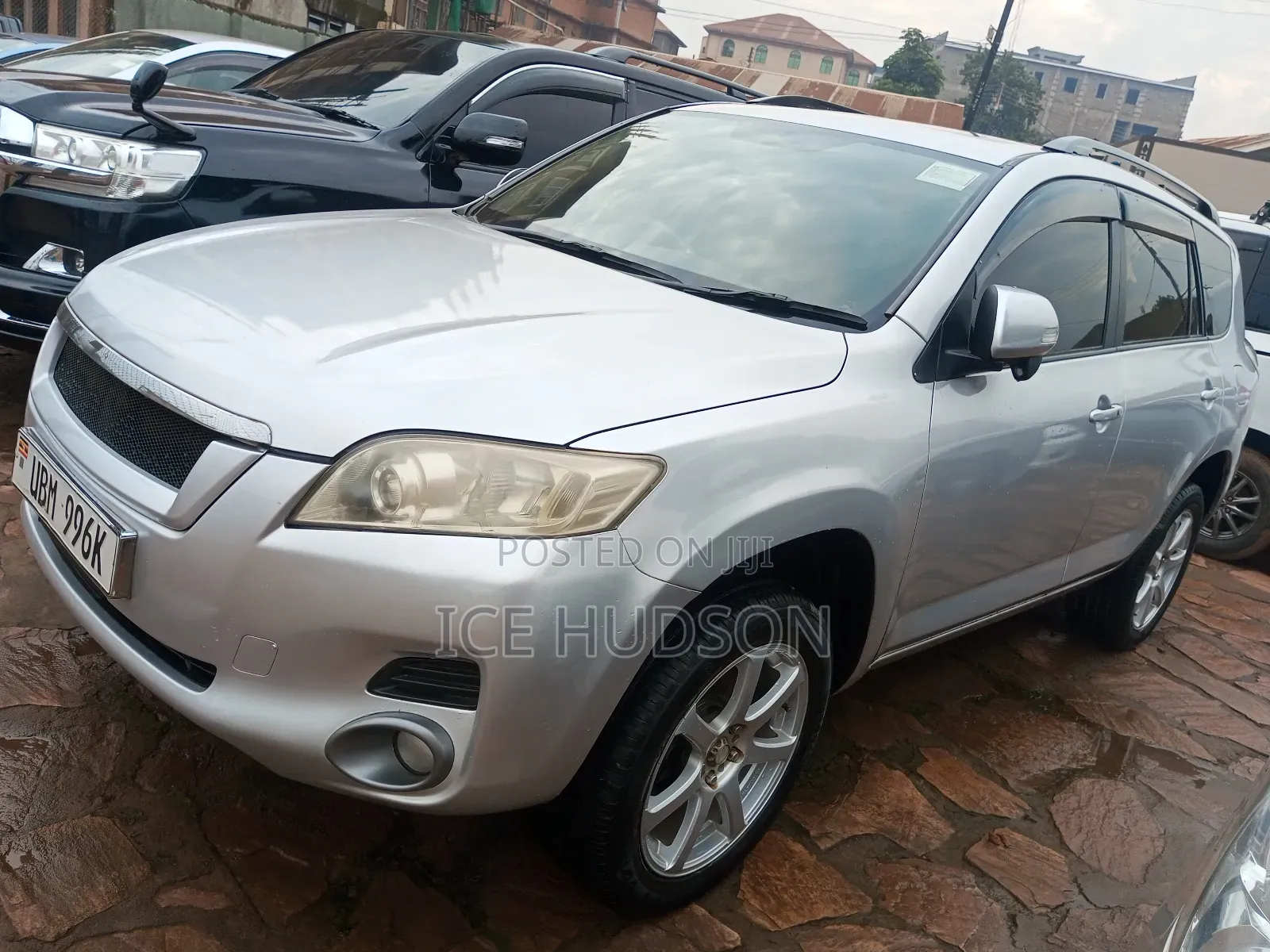 Toyota Vanguard 2010 Silver