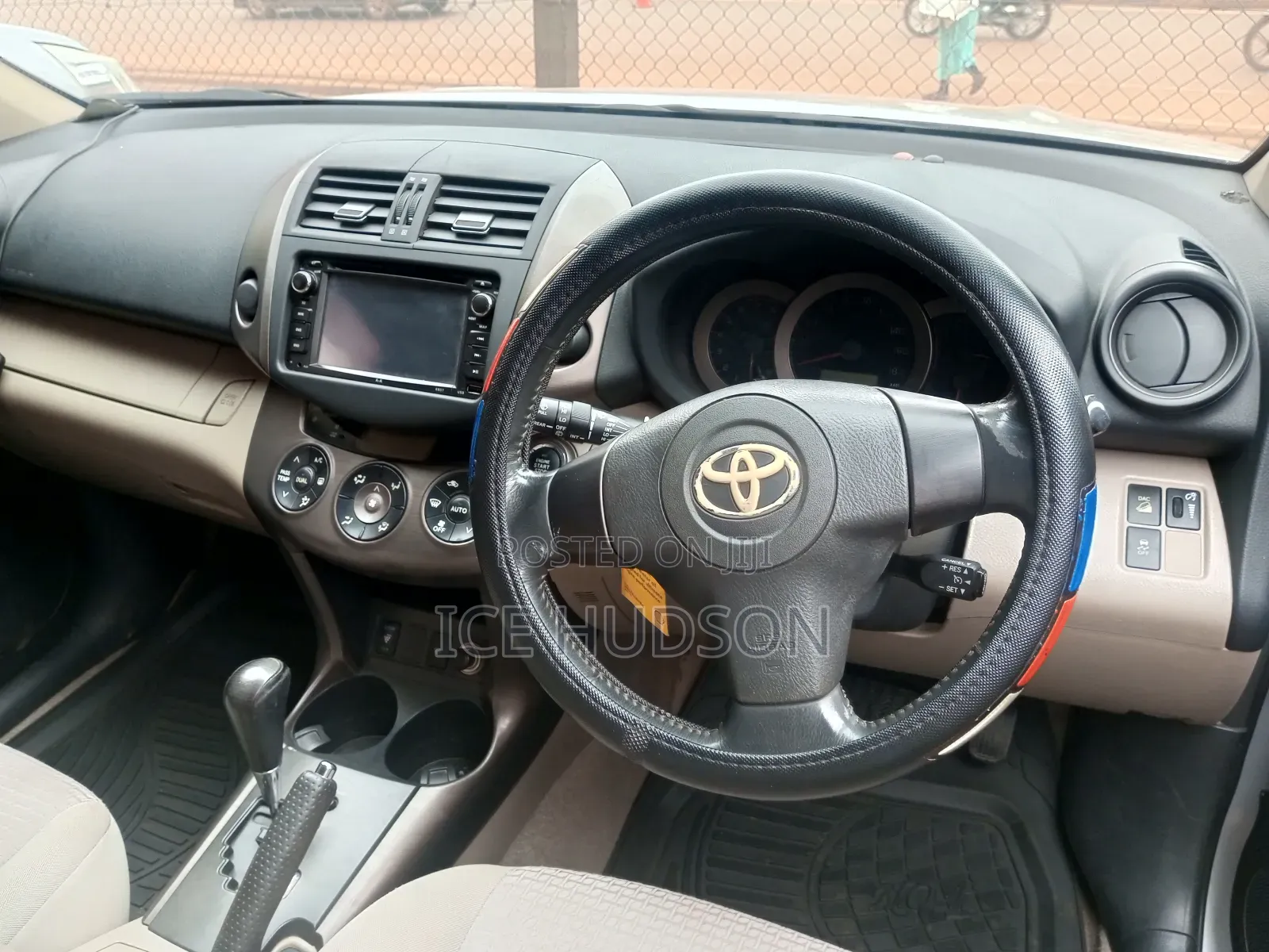Toyota Vanguard 2010 Silver