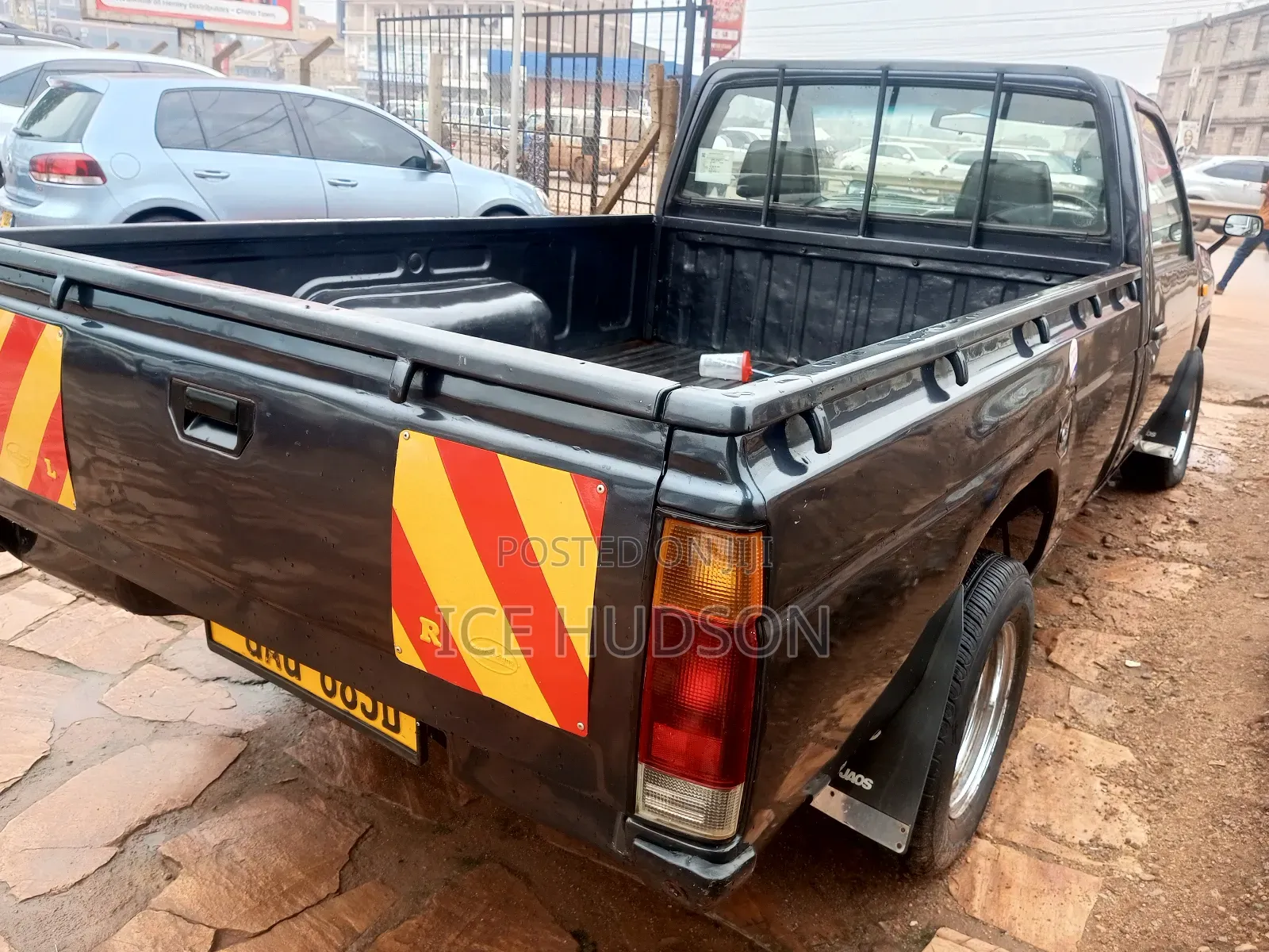 Nissan Pick-Up 2000 Black
