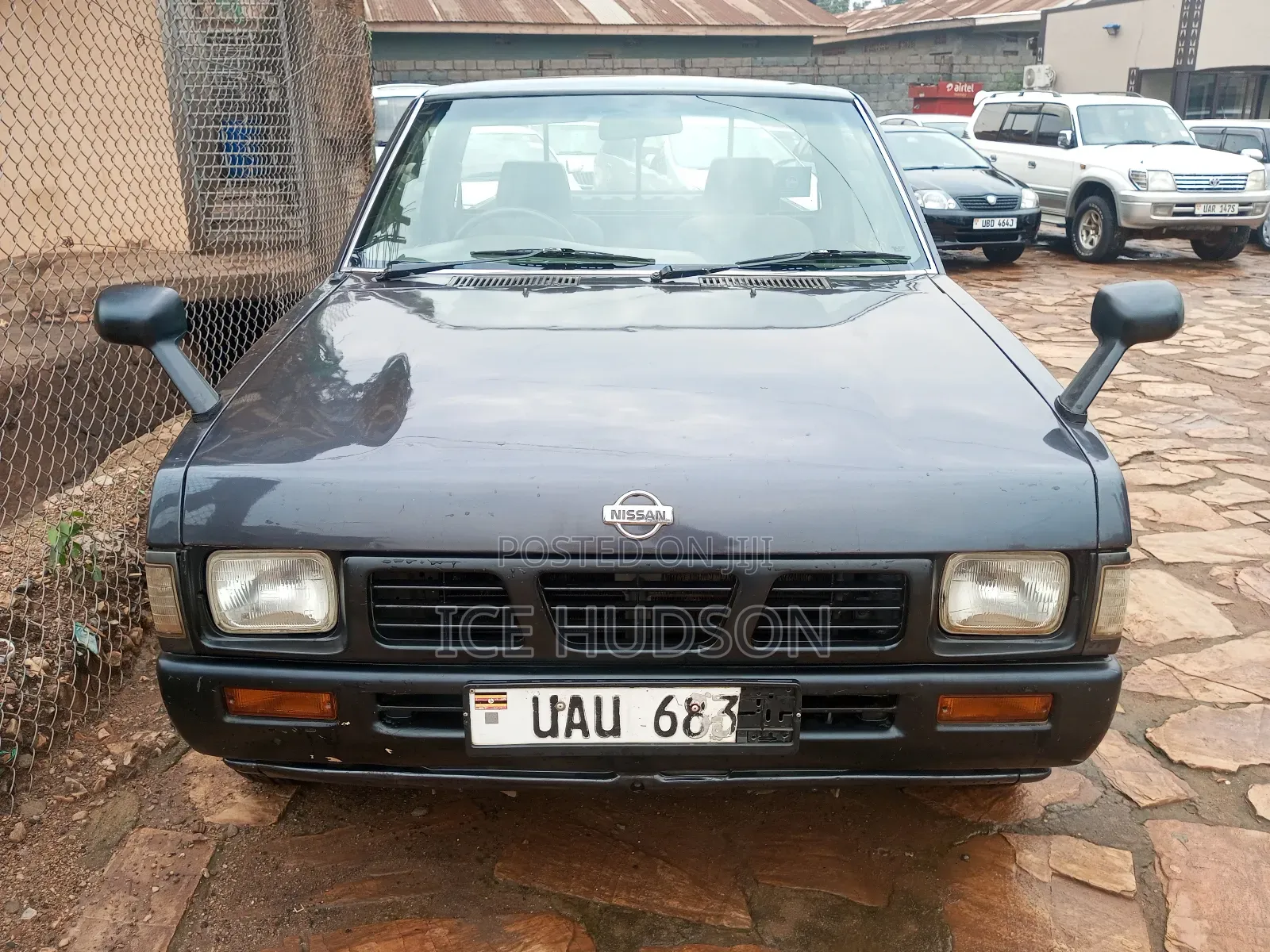 Nissan Pick-Up 2000 Black