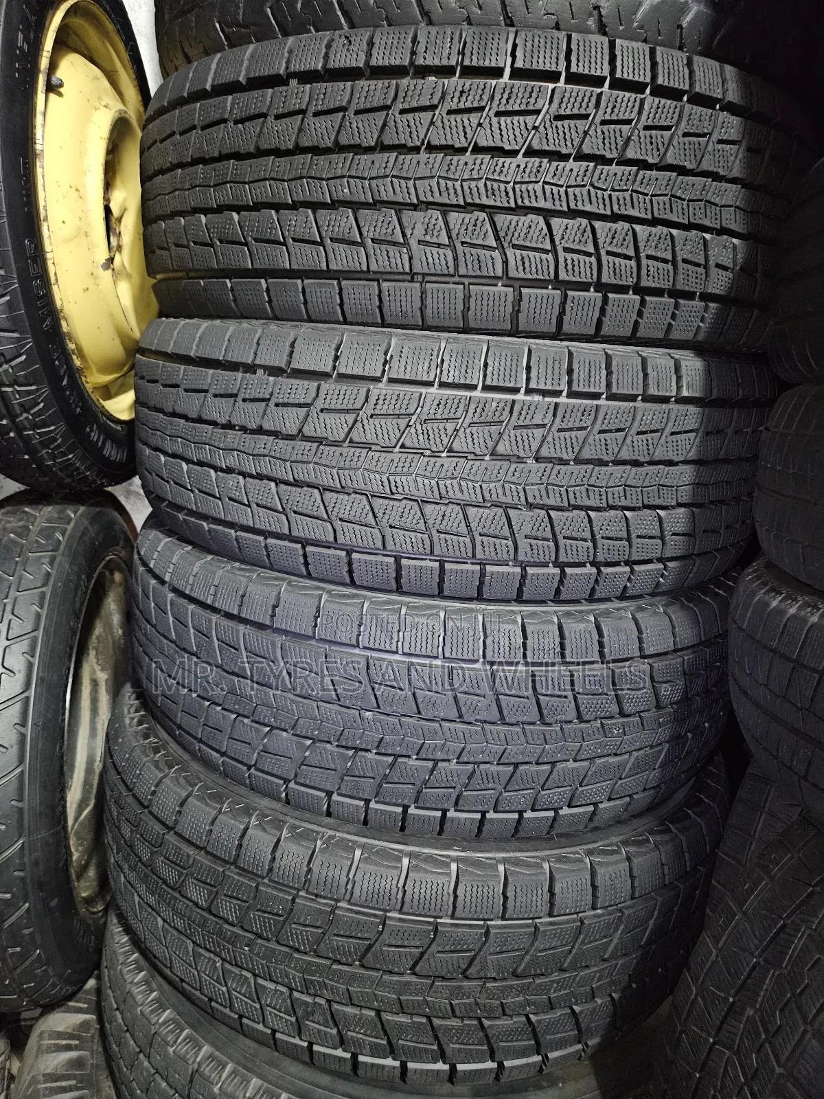 265 70 R16 Dunlop Imported 4rm Japan. Trust Me It Is Gd Than Brand New