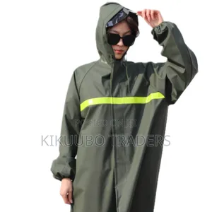 Rain Poncho Men's Breathable Waterproof Rain Jacket With Hood