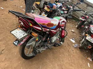 Bajaj CT 125X 2022 Red