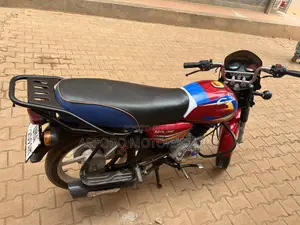 Bajaj CT 125X 2025 Red