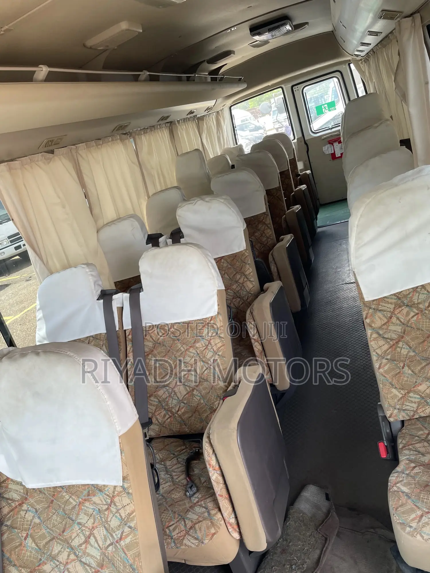 Mitsubishi Fuso Rosa 2013 White