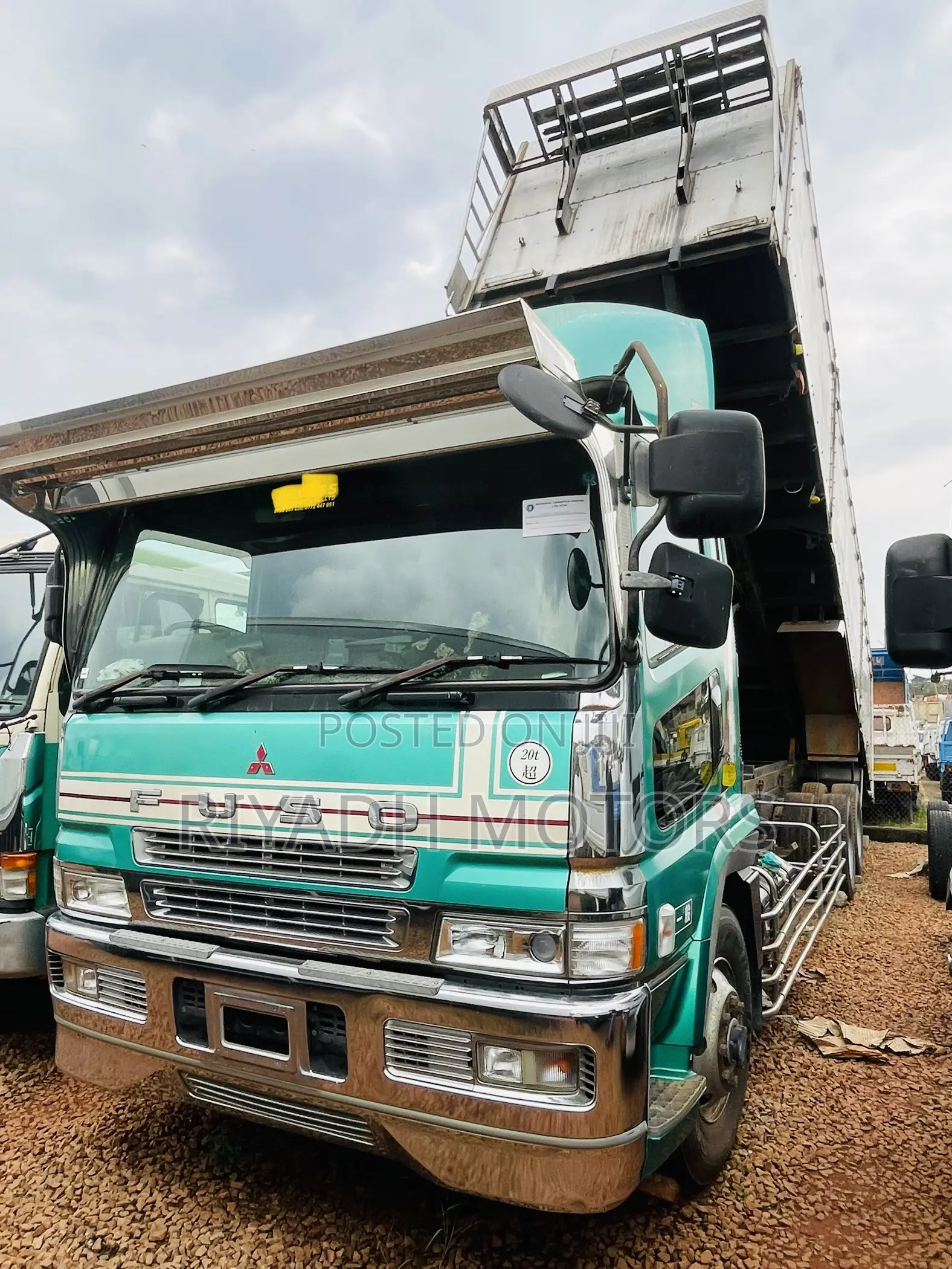Fuso Super Great Tipper
