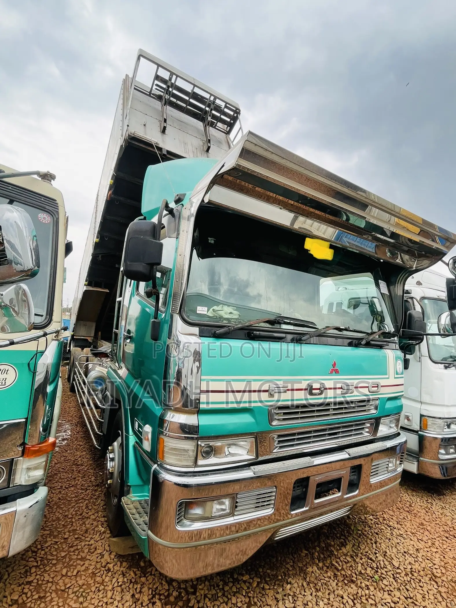 Fuso Super Great Tipper