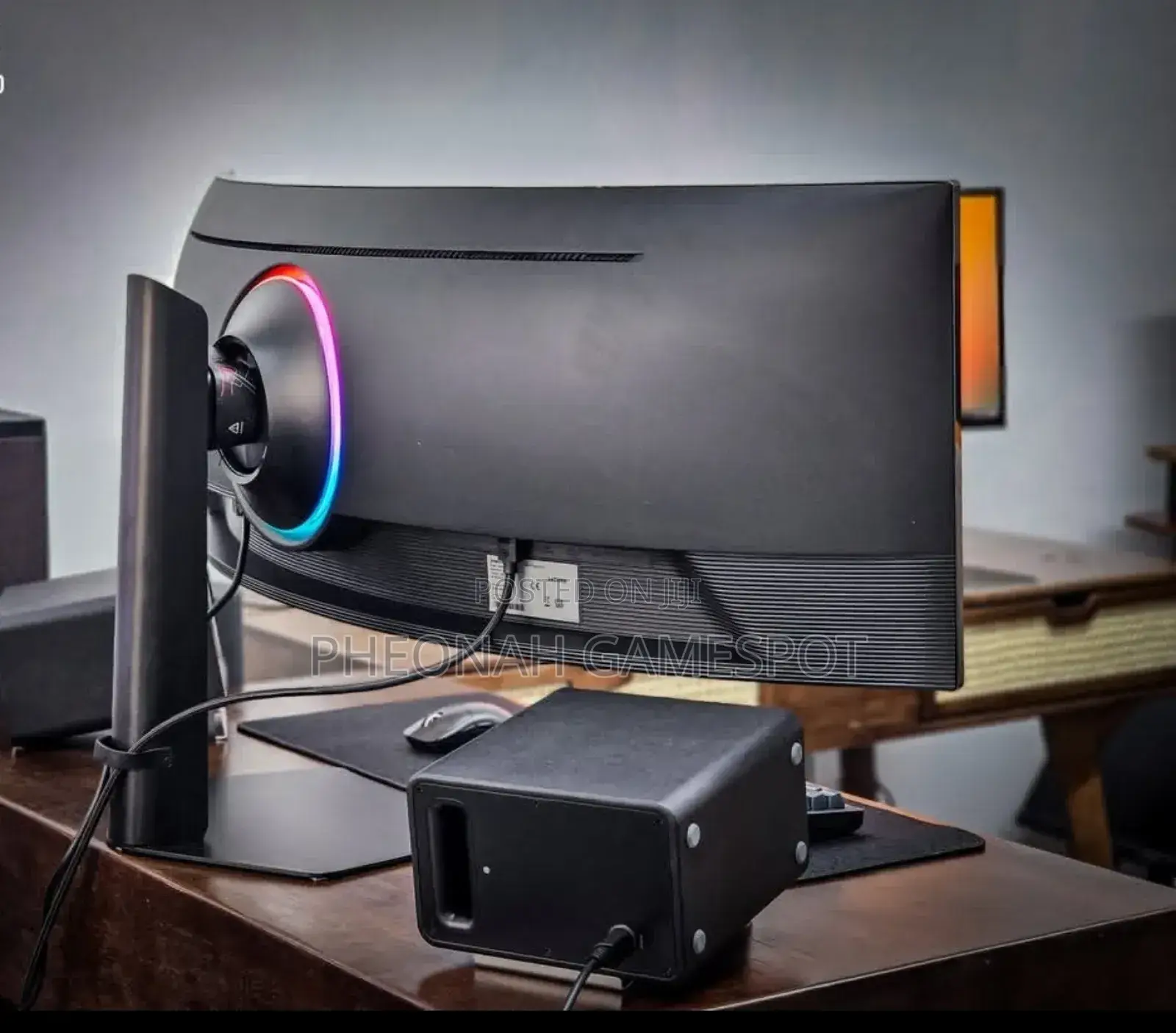 Samsung Curved Gaming Monitor. Ultra-Smooth 120hz, Crystal Clear