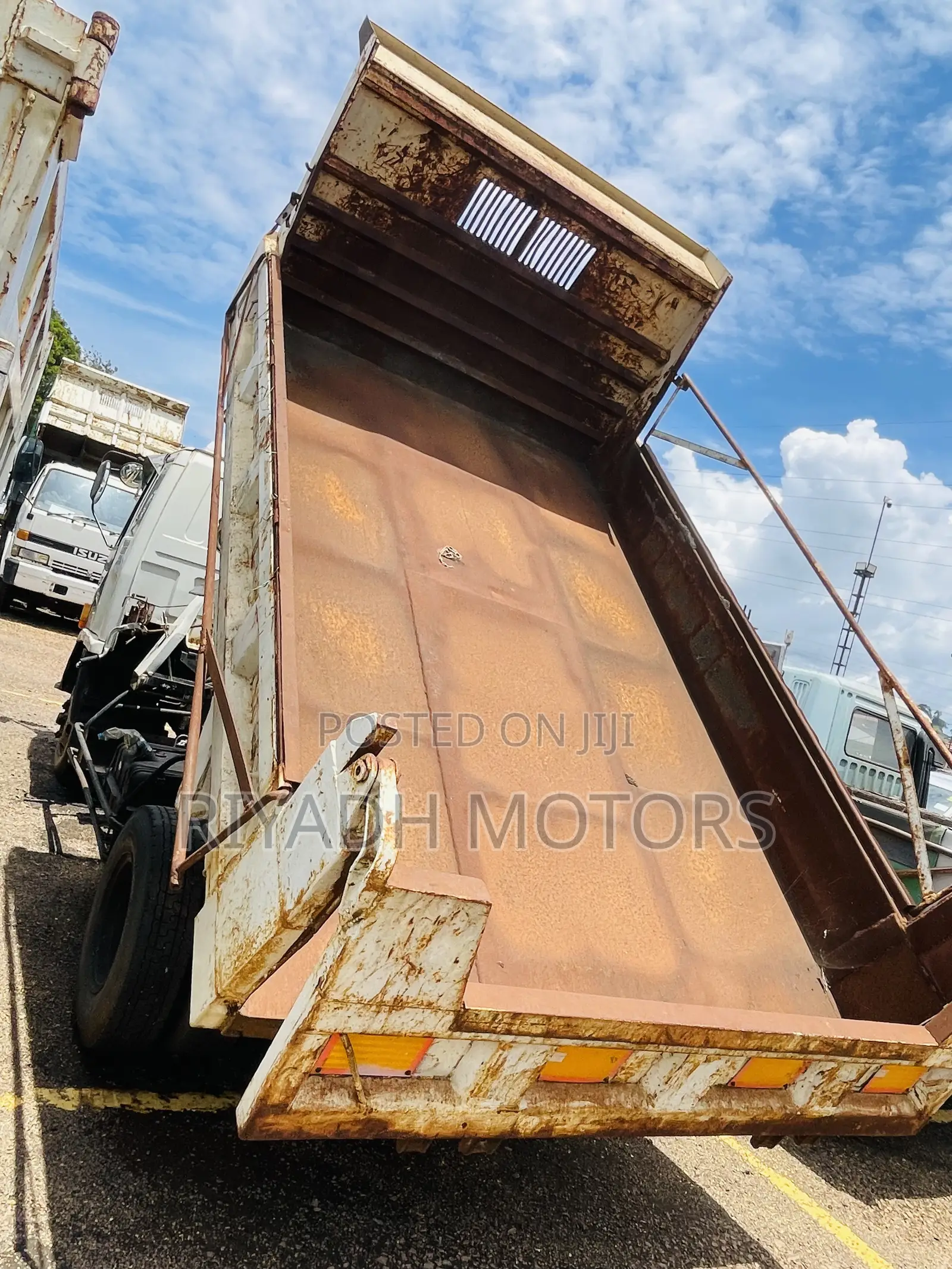 Isuzu Forward Tipper Ordinary