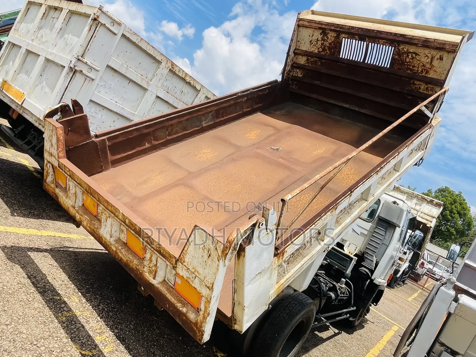 Isuzu Forward Tipper Ordinary