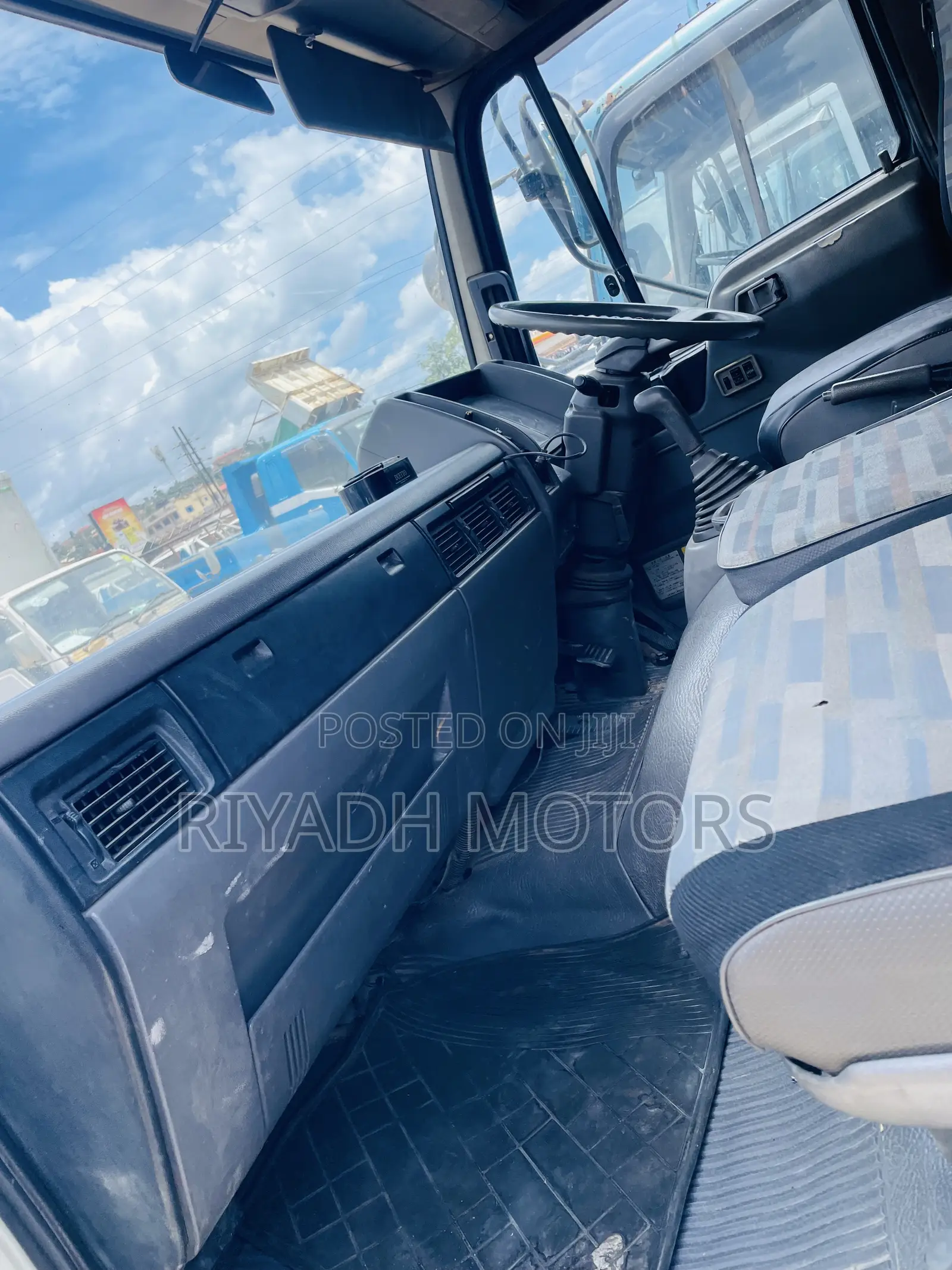 Hino Tipper Silver Color Single Light