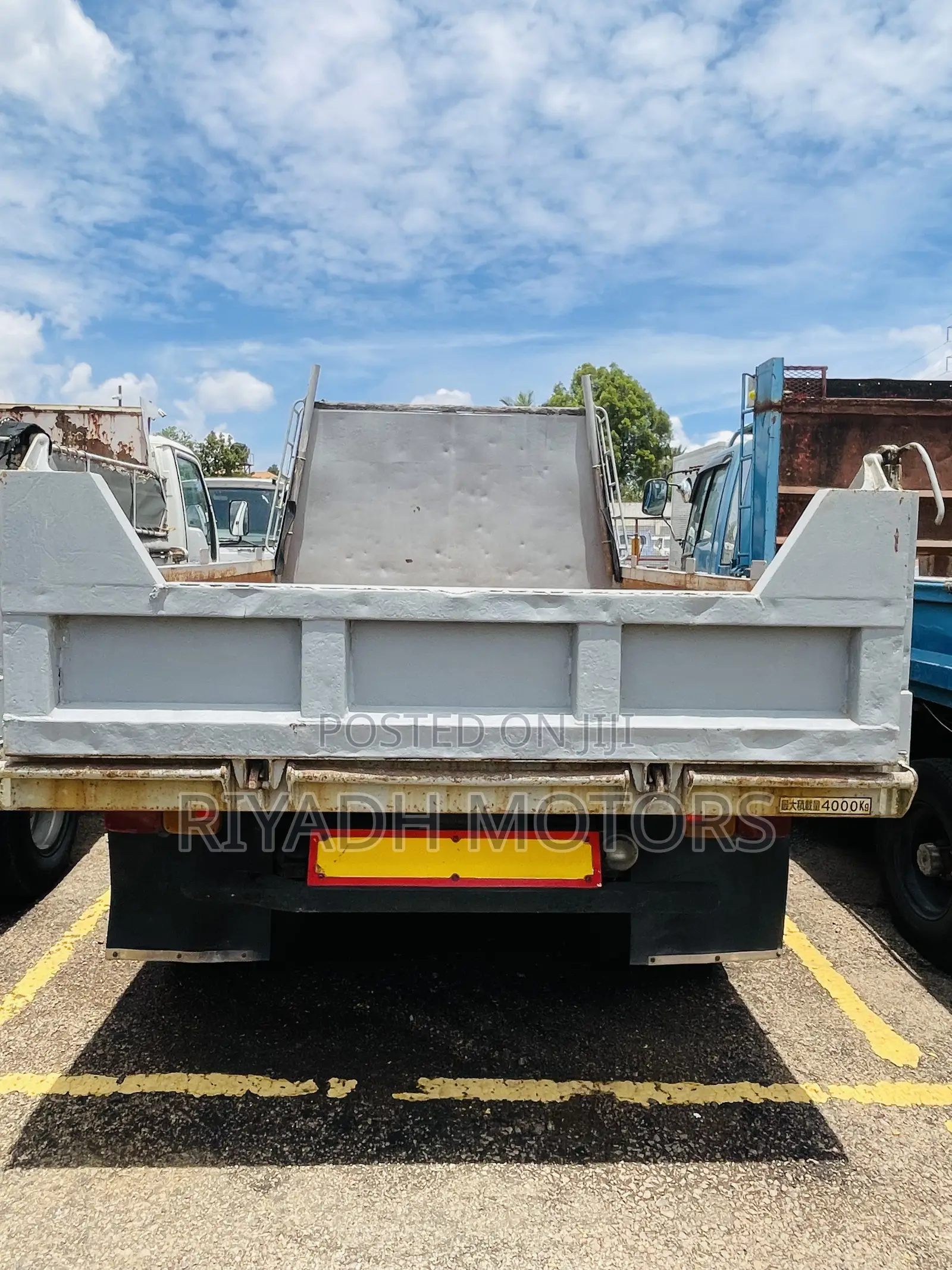 Hino Tipper Silver Color Single Light
