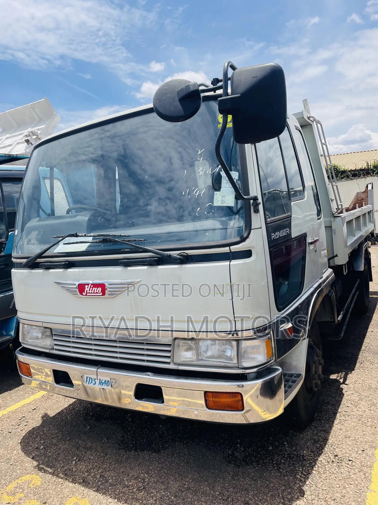 Hino Tipper Silver Color Single Light