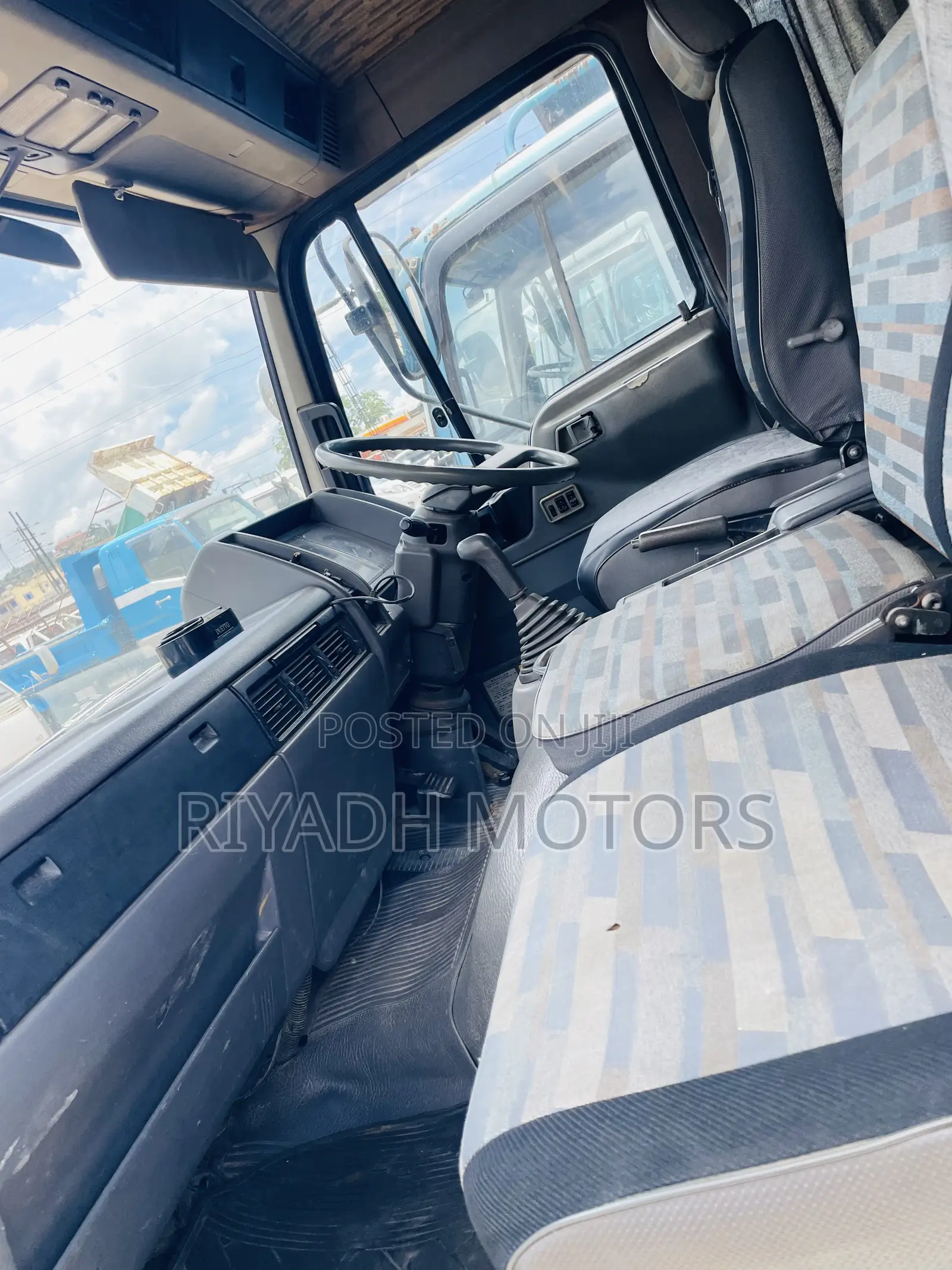 Hino Tipper Silver Color Single Light