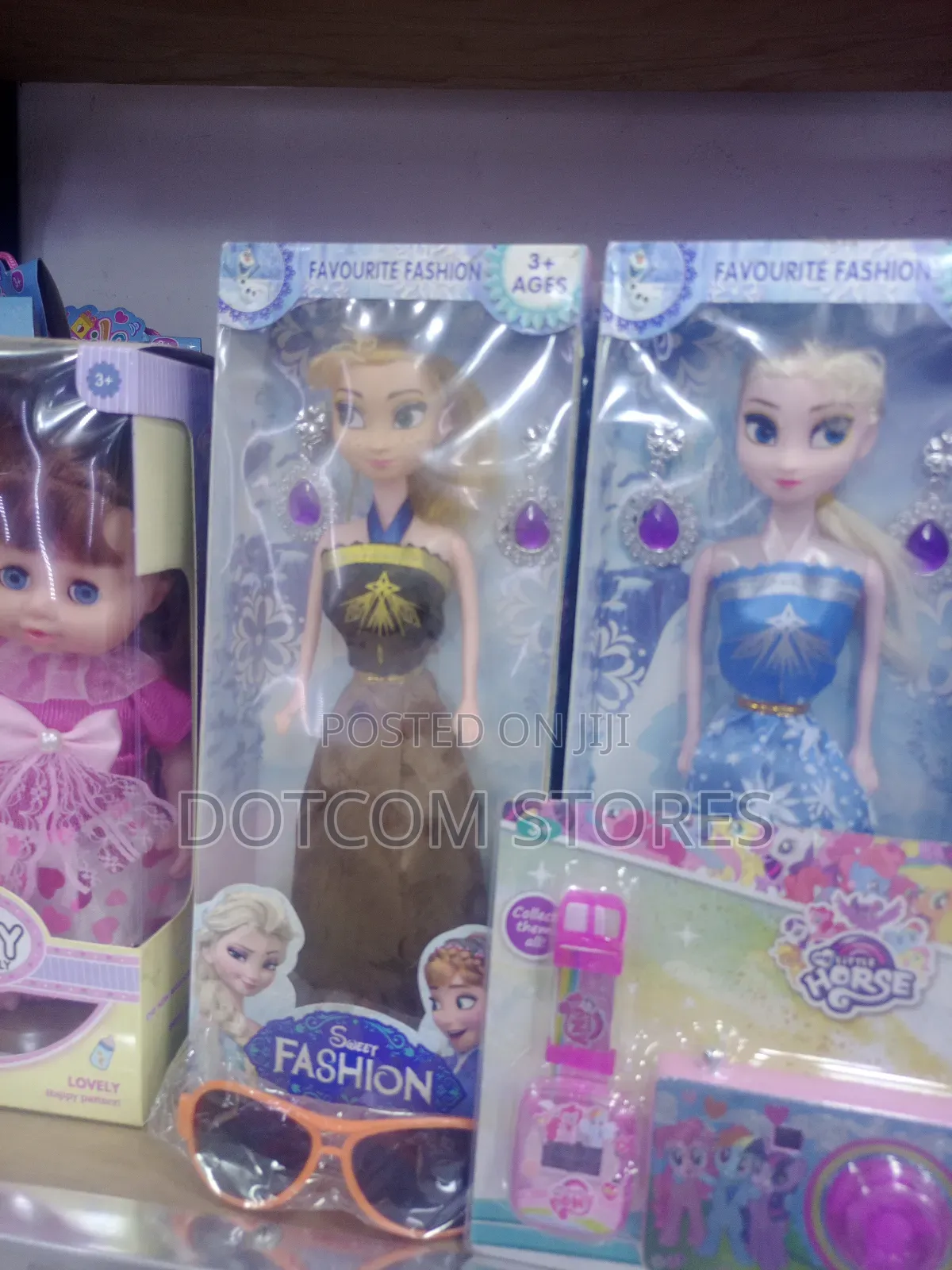 Favorite Fashion" Dolls