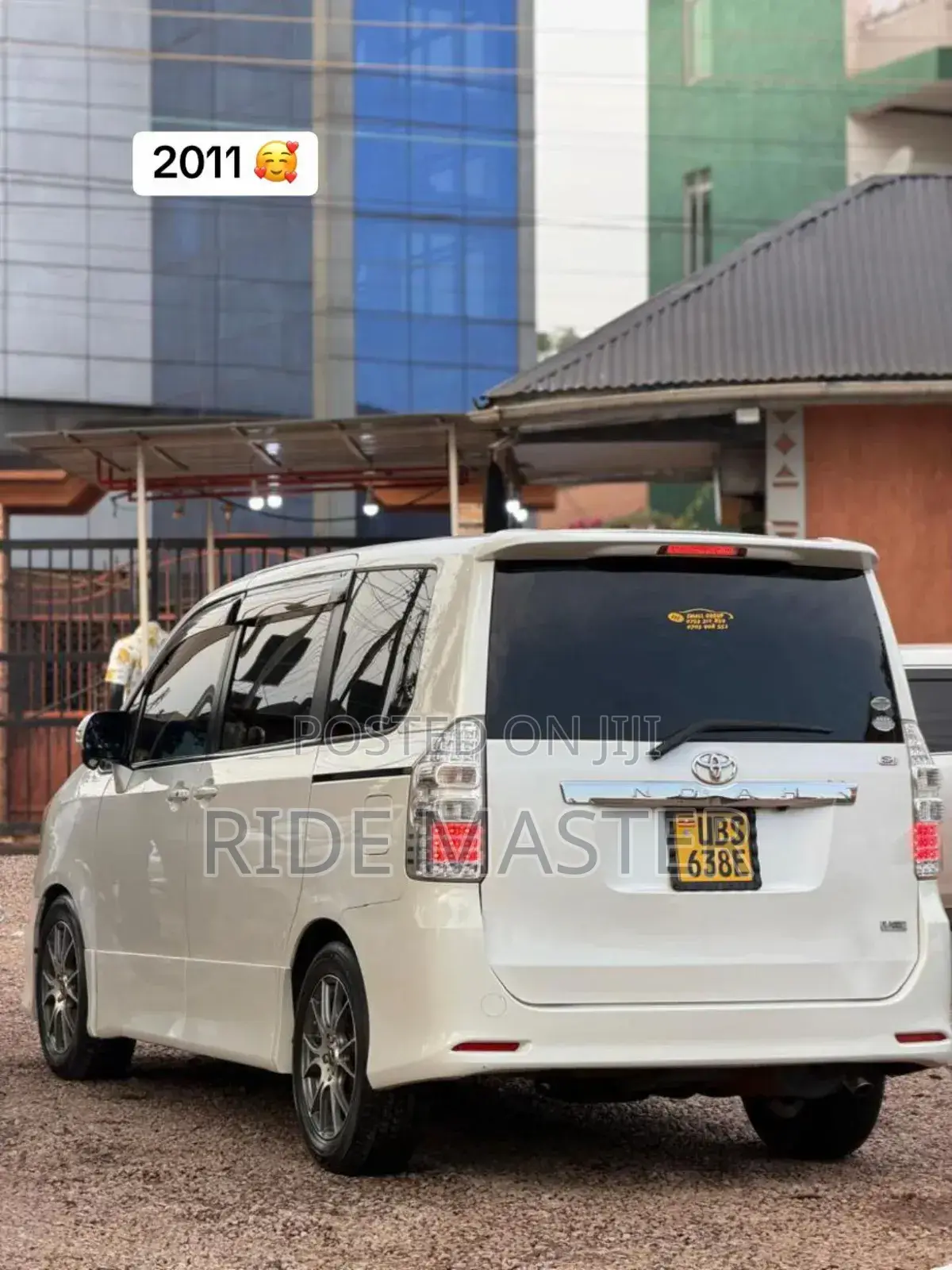 Toyota Noah 2011 White
