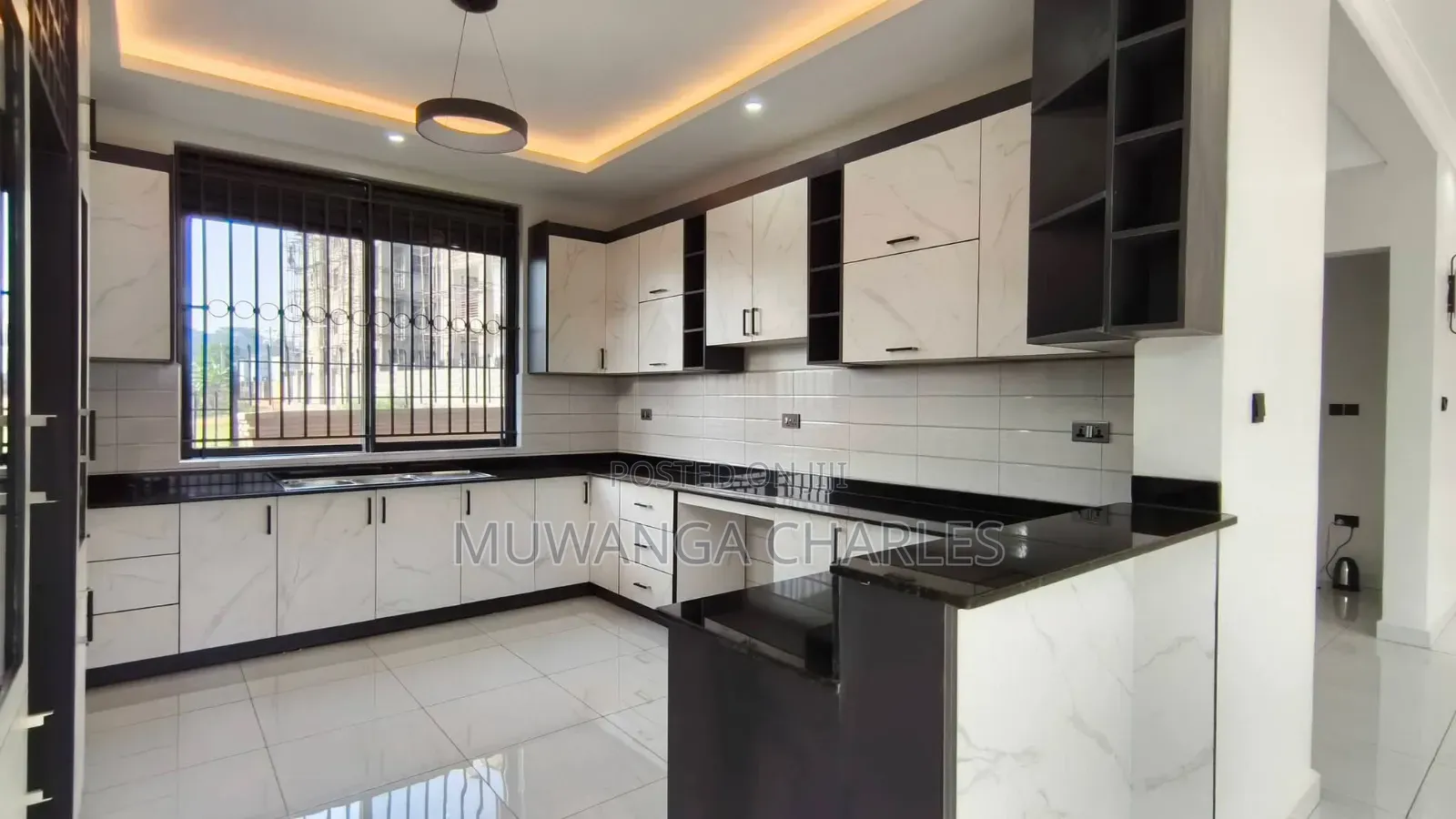 5bdrm Duplex in Fs Properties Ltd, Nakawa for sale