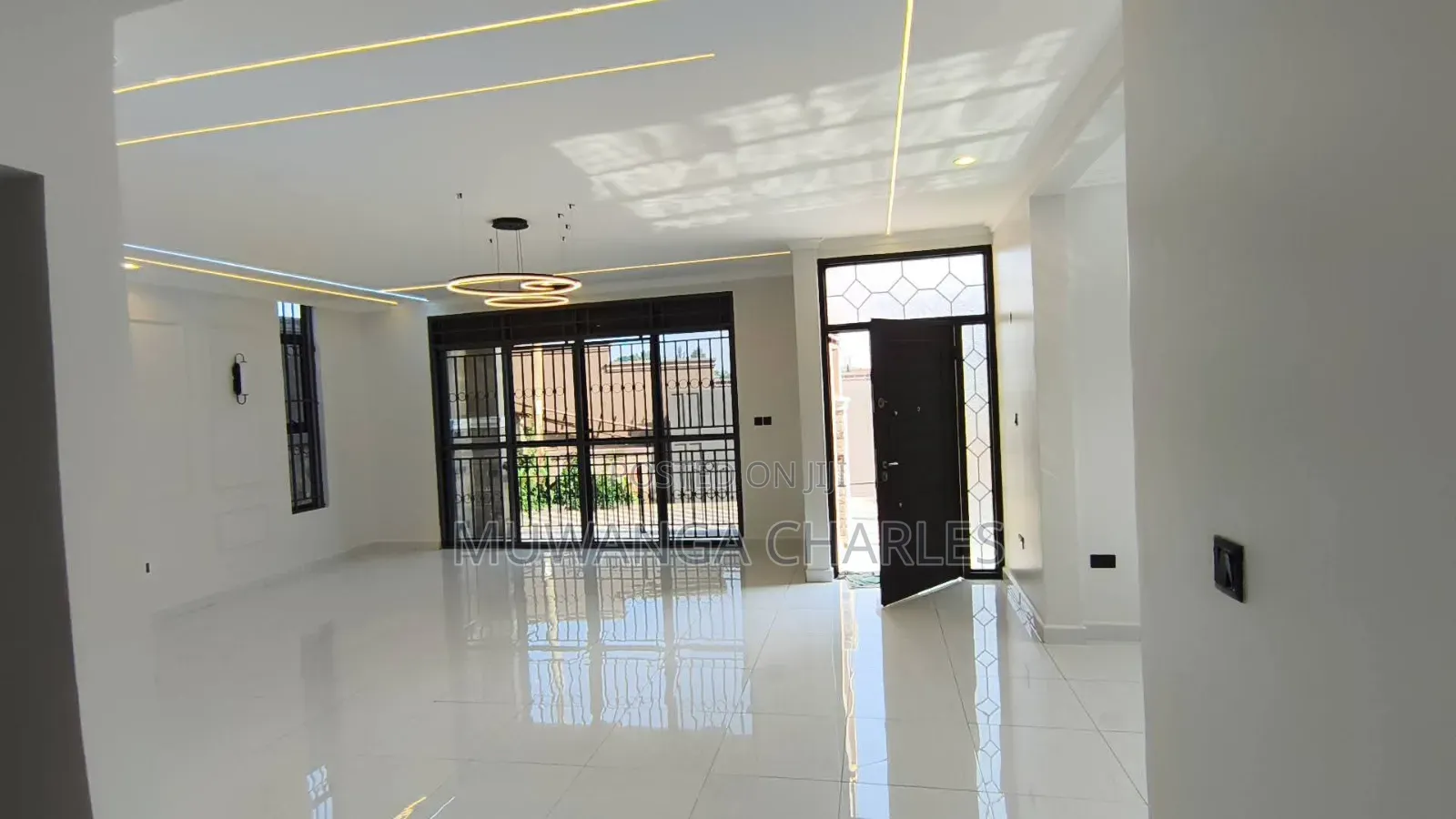 5bdrm Duplex in Fs Properties Ltd, Nakawa for sale