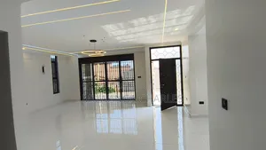 5bdrm Duplex in Fs Properties Ltd, Nakawa for sale
