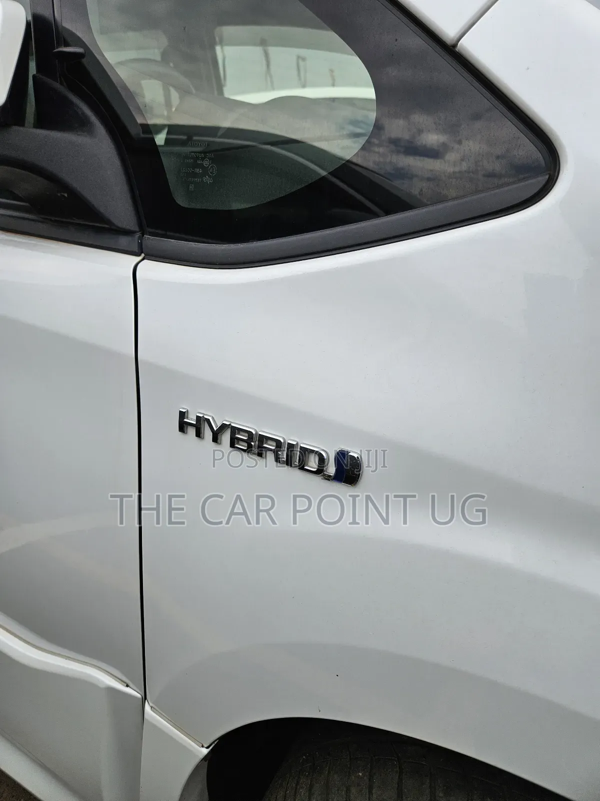 Toyota Noah 1.8 FWD Hybrid (7 seater) 2017 White