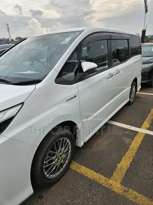 Toyota Noah 1.8 FWD Hybrid (7 seater) 2017 White