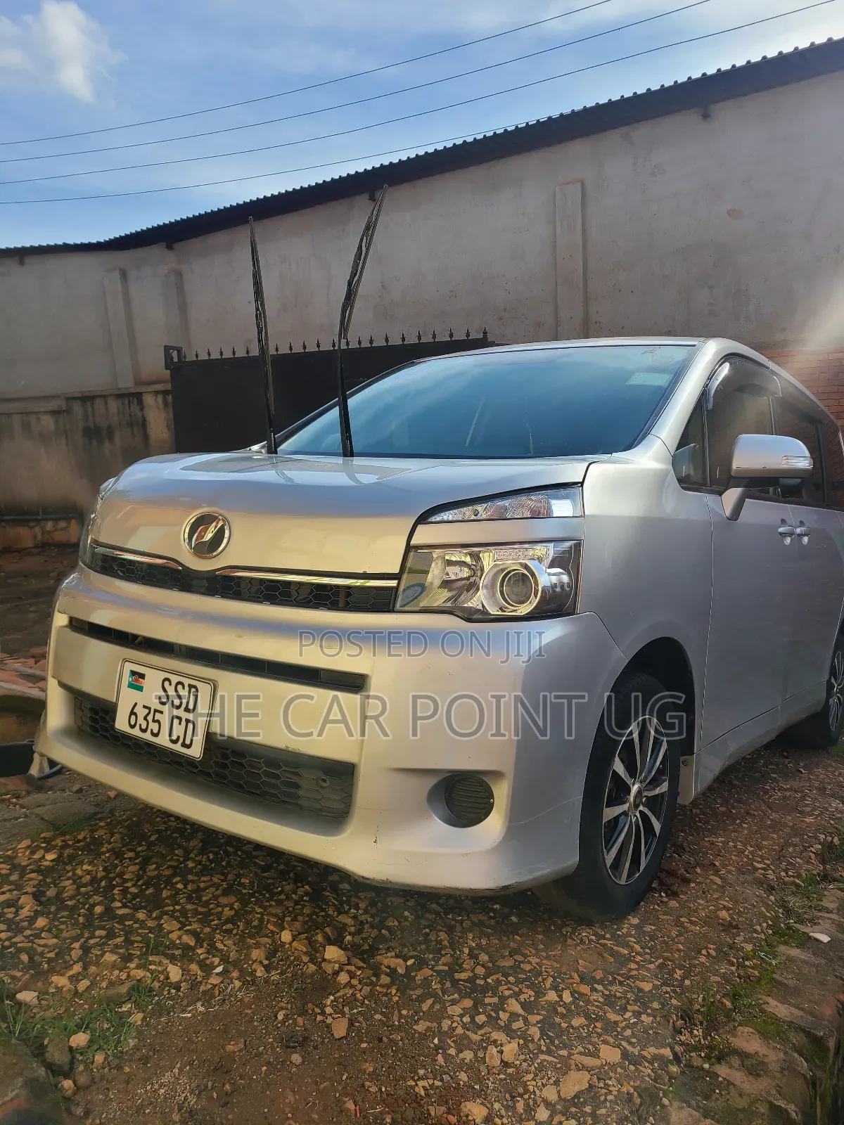 Toyota Voxy 2013 Silver