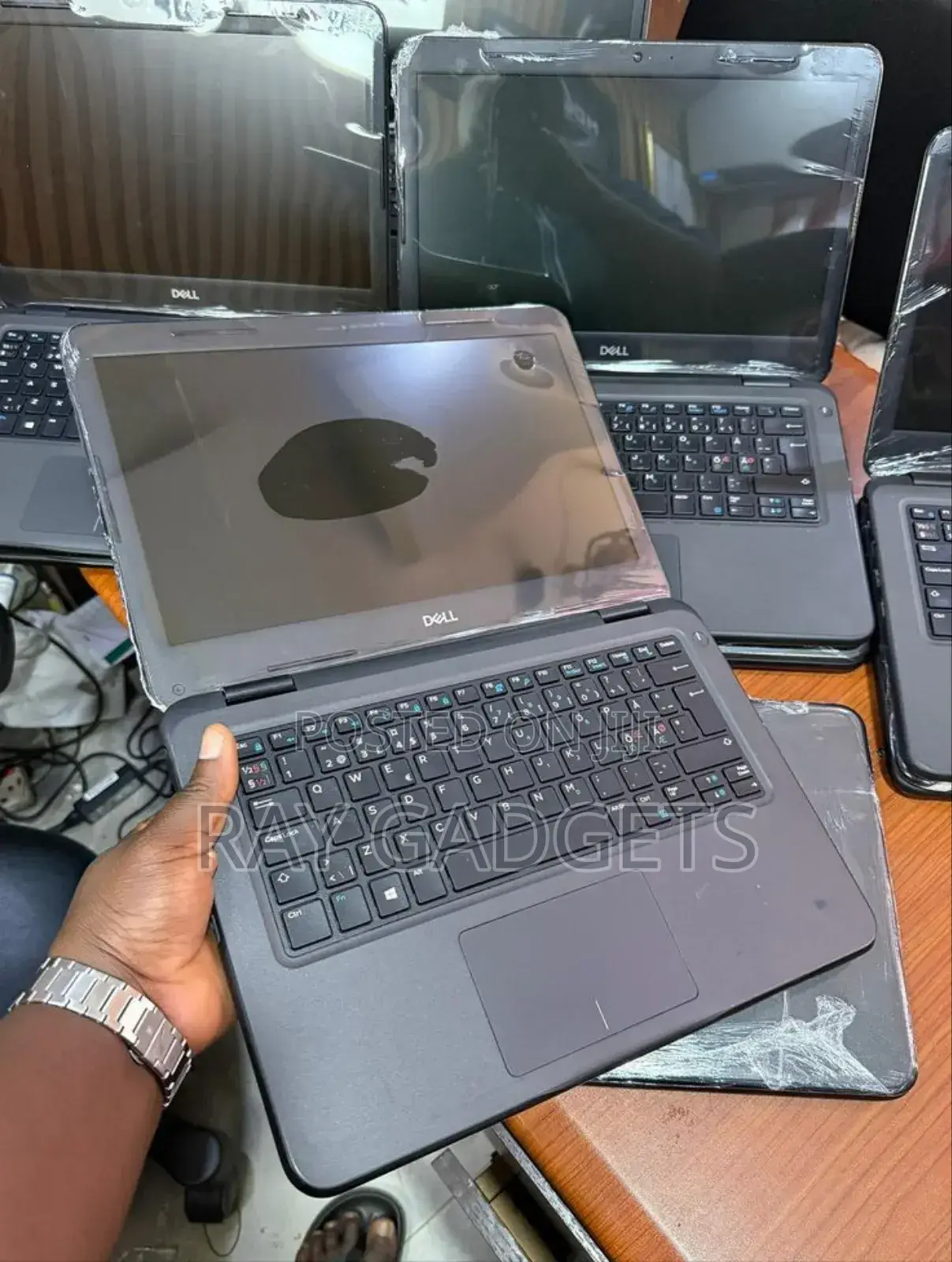 New Laptop Dell Latitude 3120 8GB Intel Core i3 SSD 128GB