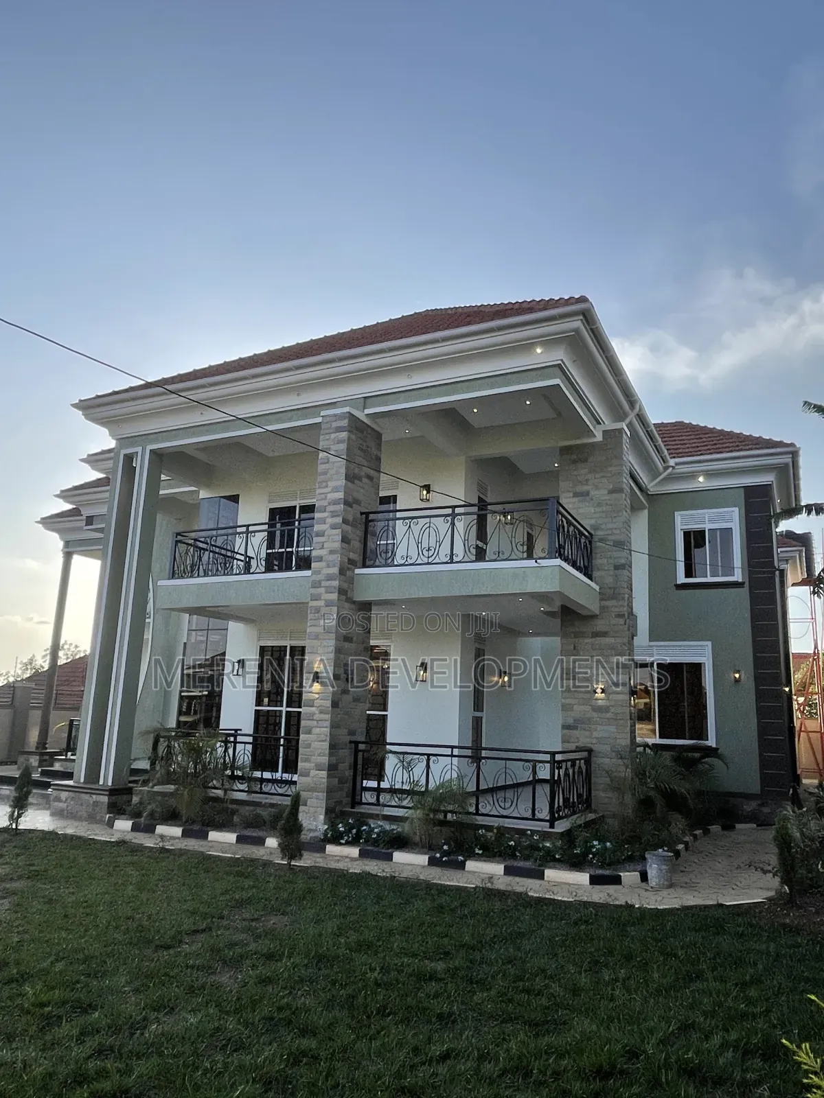 5bdrm Mansion in Bwebajja, Wakiso / Wakiso for sale