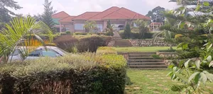 6bdrm Bungalow in Kira for sale