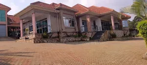 6bdrm Bungalow in Kira for sale