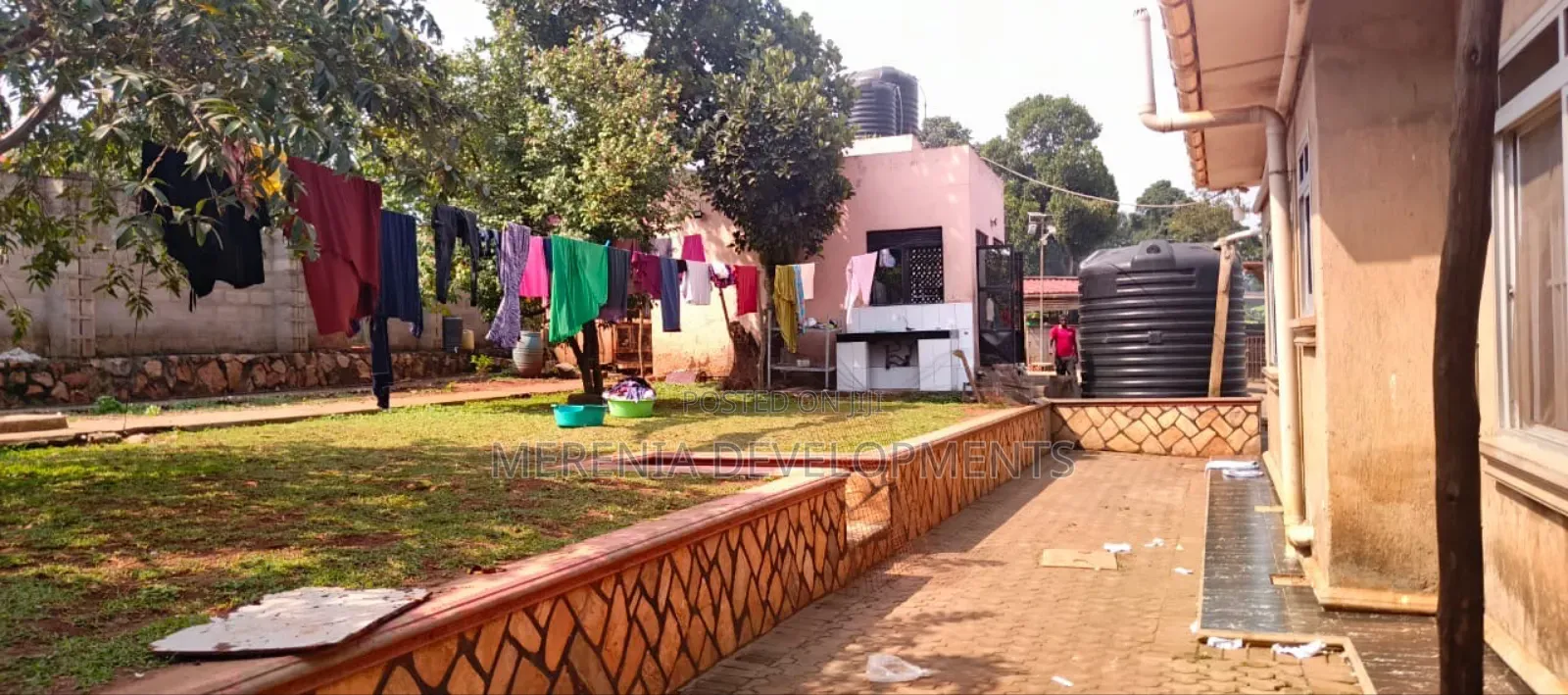 6bdrm Bungalow in Kira for sale
