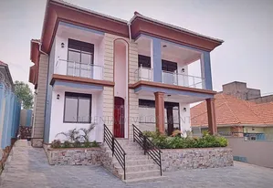 5bdrm House in Kira for sale