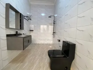 5bdrm House in Kira for sale